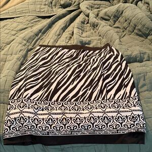 Black & White Patterned Women’s Skirt OS
